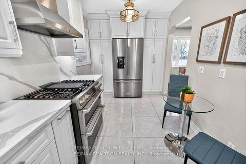 Photo 9 at 25 Merryfield Drive, Dorset Park, Toronto