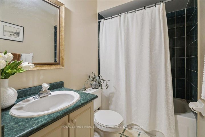 Photo 30 at 14 - 2871 DARIEN Road, Rose, Burlington