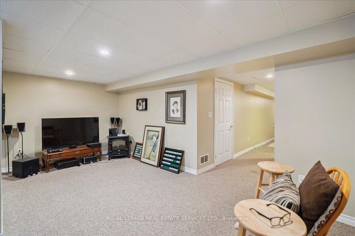 Photo 35 at 14 - 2871 DARIEN Road, Rose, Burlington
