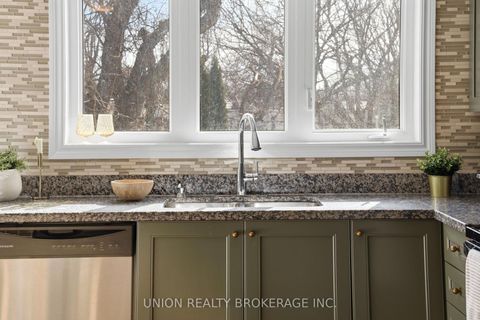 Photo 8 at 293 Kingston Road, The Beaches, Toronto