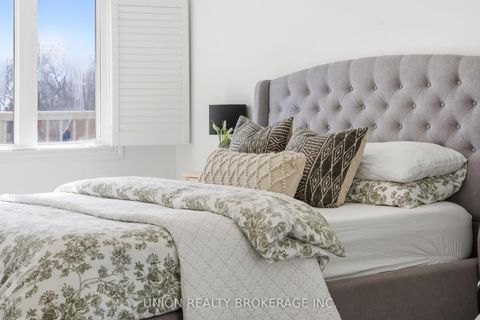 Photo 20 at 293 Kingston Road, The Beaches, Toronto