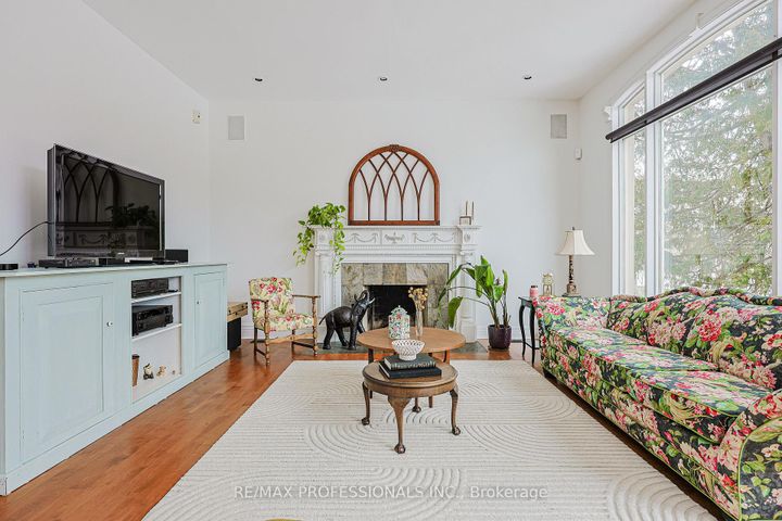 Photo 6 at 84 Neilson Drive, Markland Wood, Toronto