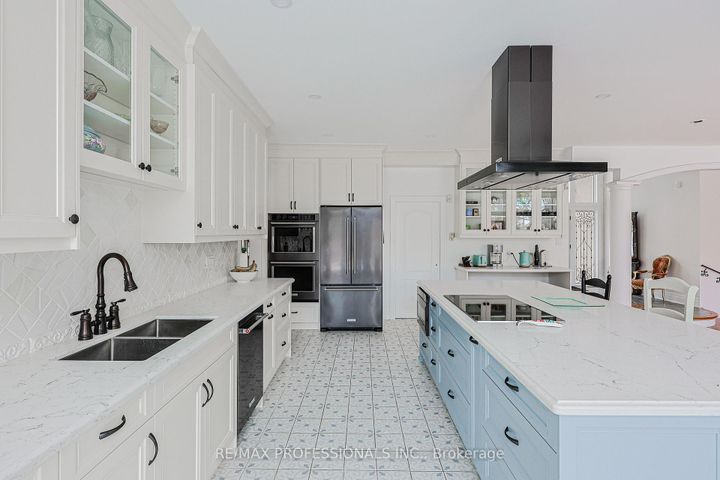 Photo 10 at 84 Neilson Drive, Markland Wood, Toronto