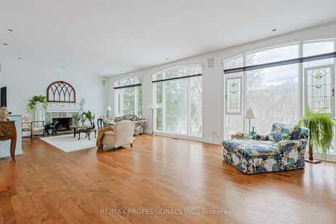 Photo 5 at 84 Neilson Drive, Markland Wood, Toronto