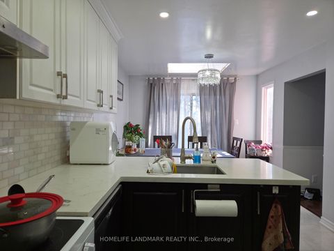 Photo 2 at 35 Royal Palm Drive, Yorkhill, Vaughan