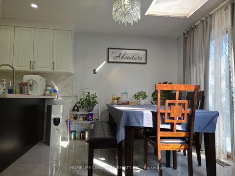 Photo 3 at 35 Royal Palm Drive, Yorkhill, Vaughan