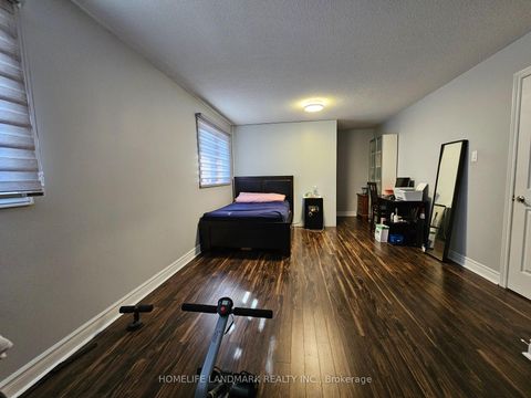 Photo 6 at 35 Royal Palm Drive, Yorkhill, Vaughan