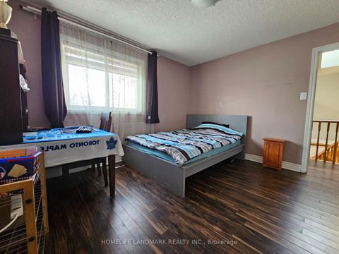 Photo 8 at 35 Royal Palm Drive, Yorkhill, Vaughan
