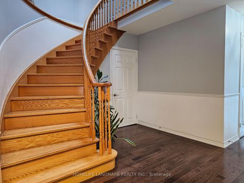 Photo 11 at 35 Royal Palm Drive, Yorkhill, Vaughan