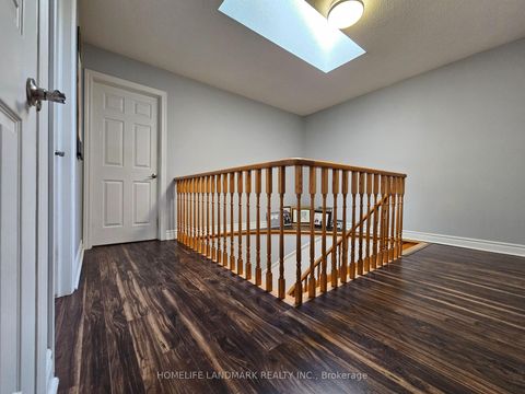 Photo 13 at 35 Royal Palm Drive, Yorkhill, Vaughan