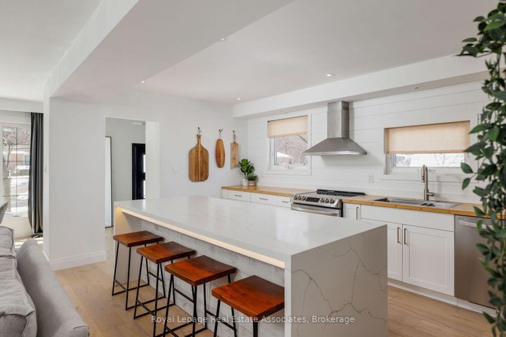 Photo 15 at 1898 Barsuda Drive, Clarkson, Mississauga