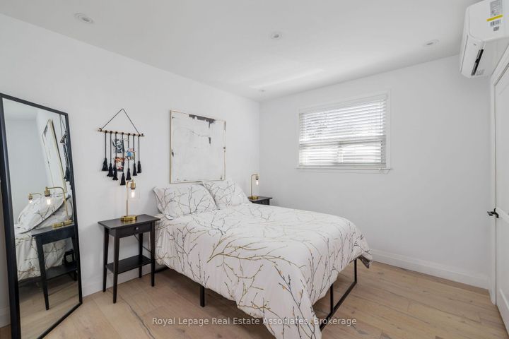 Photo 19 at 1898 Barsuda Drive, Clarkson, Mississauga