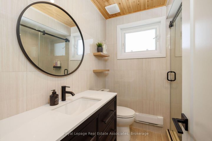 Photo 23 at 1898 Barsuda Drive, Clarkson, Mississauga