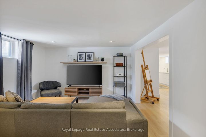 Photo 32 at 1898 Barsuda Drive, Clarkson, Mississauga