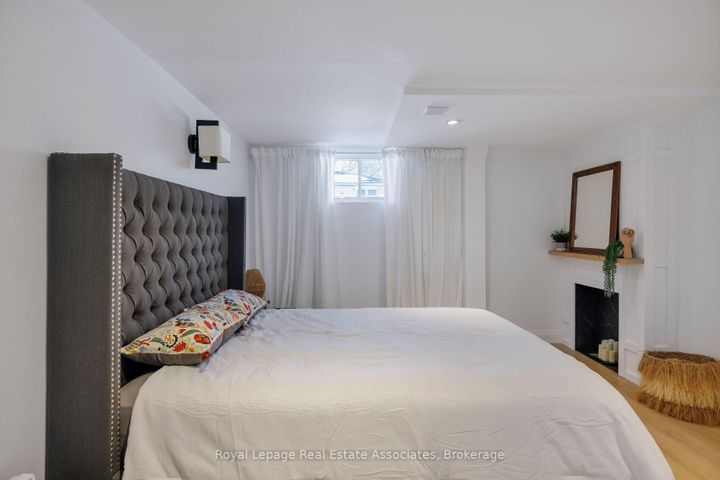 Photo 35 at 1898 Barsuda Drive, Clarkson, Mississauga