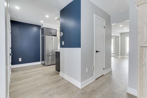 Photo 9 at 50 - 165 KOZLOV Street, West Bayfield, Barrie