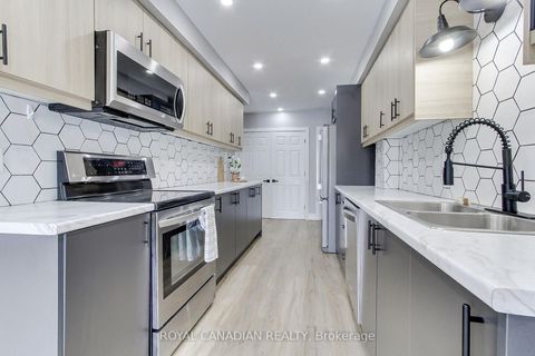 Photo 11 at 50 - 165 KOZLOV Street, West Bayfield, Barrie