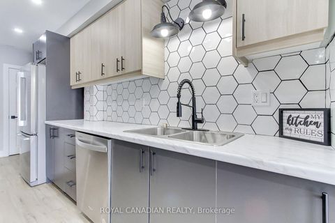 Photo 13 at 50 - 165 KOZLOV Street, West Bayfield, Barrie