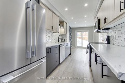 Photo 15 at 50 - 165 KOZLOV Street, West Bayfield, Barrie