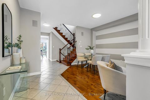 Photo 1 at 284 Bilbrough Street, Bayview Northeast, Aurora