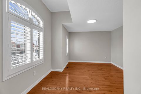 Photo 16 at 284 Bilbrough Street, Bayview Northeast, Aurora