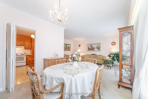 Photo 7 at 47 Wenderly Drive, Glen Park, Toronto