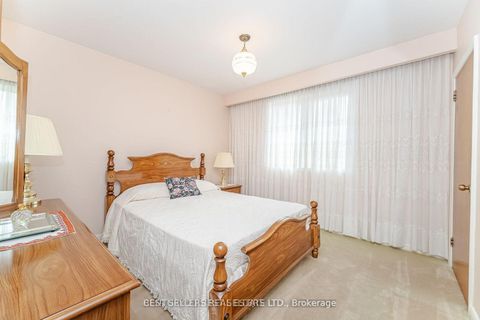 Photo 13 at 47 Wenderly Drive, Glen Park, Toronto