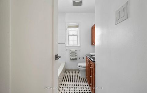 Photo 19 at 28 Eagle Road, Queensway, Toronto