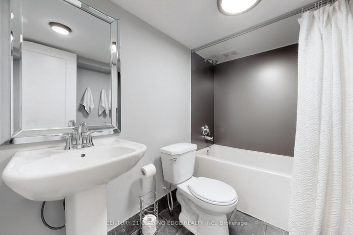 Photo 28 at 134 - 1331 Major Mackenzie Drive W, Patterson, Vaughan