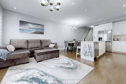 Photo 4 at 134 - 1331 Major Mackenzie Drive W, Patterson, Vaughan