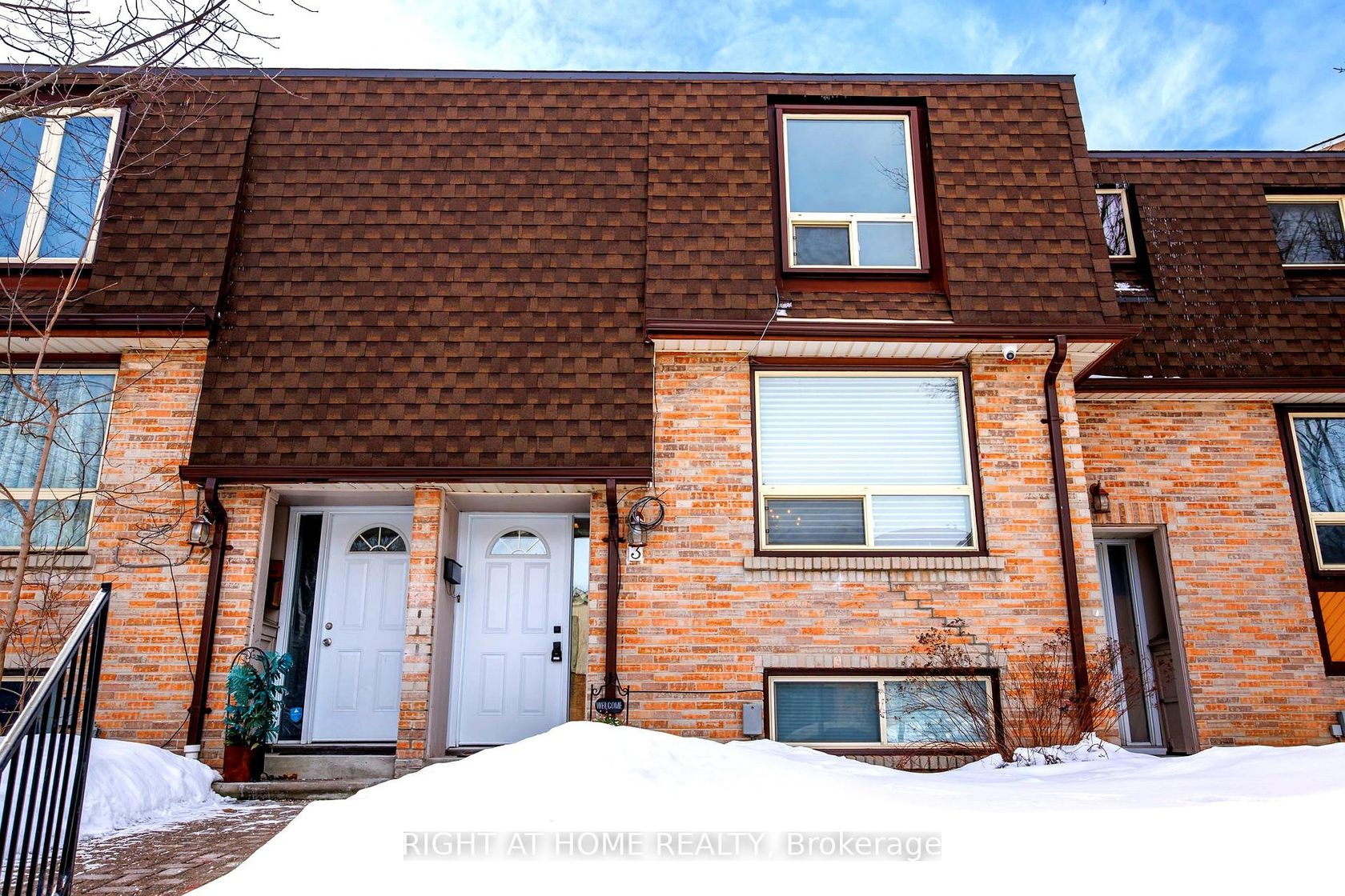 3 - 1400 Mary Street N, Samac, Oshawa 