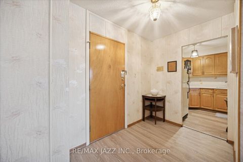 Photo 3 at 102 - 120 Elgin Street W, O'Neill, Oshawa