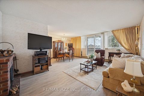 Photo 4 at 102 - 120 Elgin Street W, O'Neill, Oshawa