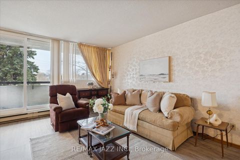 Photo 5 at 102 - 120 Elgin Street W, O'Neill, Oshawa