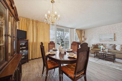Photo 8 at 102 - 120 Elgin Street W, O'Neill, Oshawa