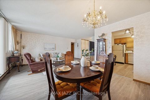 Photo 9 at 102 - 120 Elgin Street W, O'Neill, Oshawa