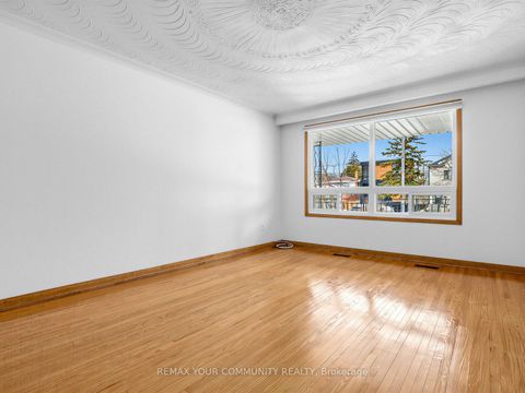 Photo 6 at 401 Melrose Avenue, Nortown, Toronto