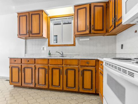 Photo 10 at 401 Melrose Avenue, Nortown, Toronto