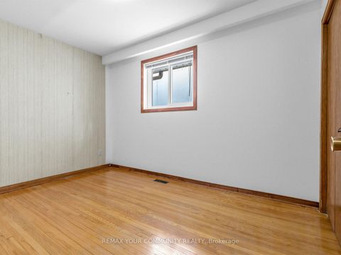 Photo 22 at 401 Melrose Avenue, Nortown, Toronto