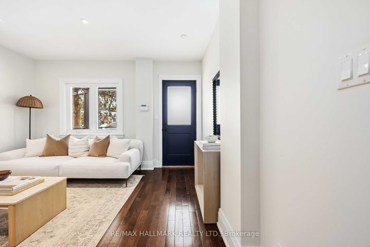 Photo 3 at 95 Chisholm Avenue, Lumsden, Toronto