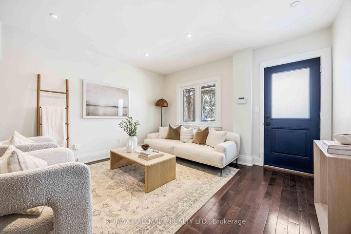 Photo 4 at 95 Chisholm Avenue, Lumsden, Toronto