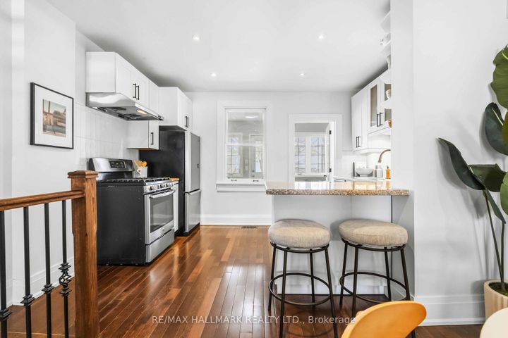 Photo 9 at 95 Chisholm Avenue, Lumsden, Toronto