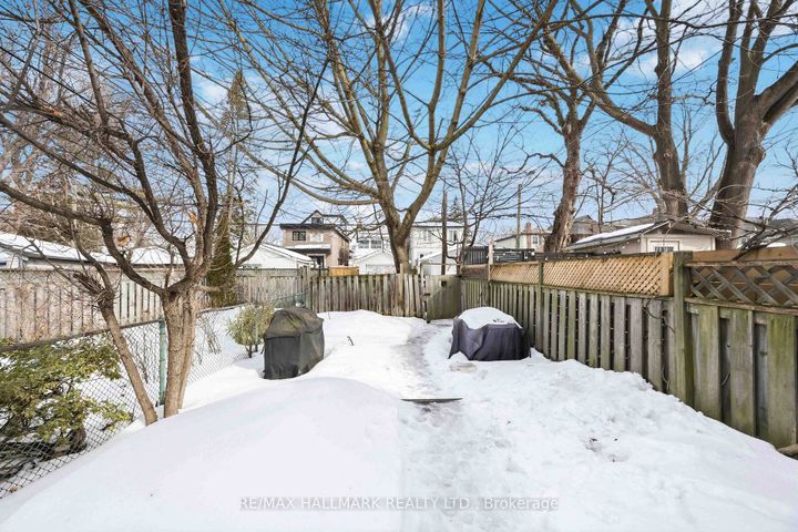 Photo 26 at 95 Chisholm Avenue, Lumsden, Toronto