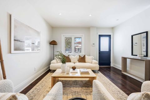 Photo 5 at 95 Chisholm Avenue, Lumsden, Toronto