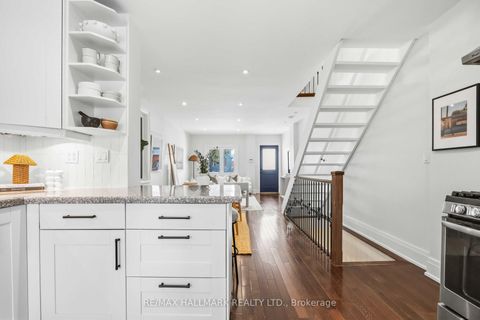 Photo 11 at 95 Chisholm Avenue, Lumsden, Toronto