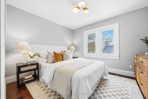 Photo 13 at 95 Chisholm Avenue, Lumsden, Toronto
