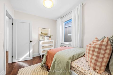 Photo 18 at 95 Chisholm Avenue, Lumsden, Toronto