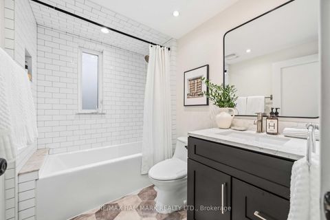 Photo 19 at 95 Chisholm Avenue, Lumsden, Toronto