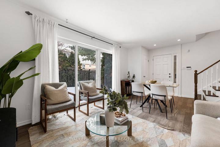 Photo 4 at 34 Sugar Millway, Windfields, Toronto