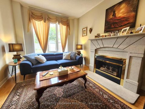 Photo 1 at 25 Lord  Nelson Court, Rouge Woods, Richmond Hill